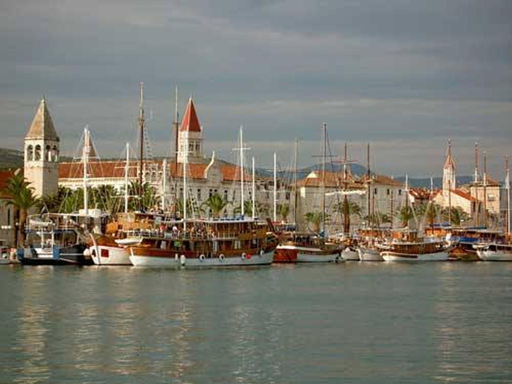 Apartments Belas Trogir Exterior photo