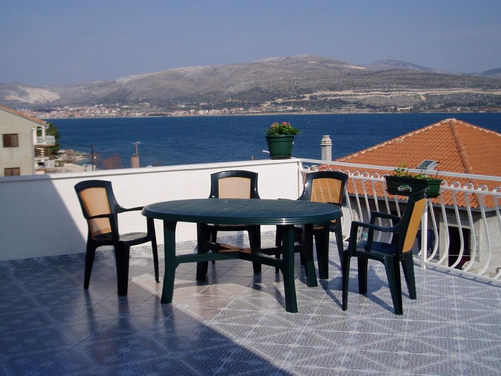 Apartments Belas Trogir Exterior photo